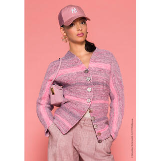 Bunte Jacke aus Senior und Seniorita mit großen Knöpfen und sportlichem Stil.