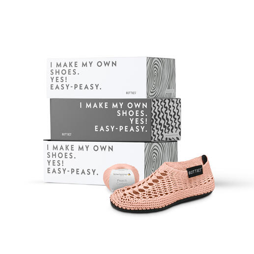 Starter-Set mit Häkelbotties in Peach, Größe XXS, inklusive Wollknäuel.