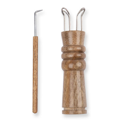 ProLana Mango Strickpuppe LEA aus Holz mit zwei Nadeln