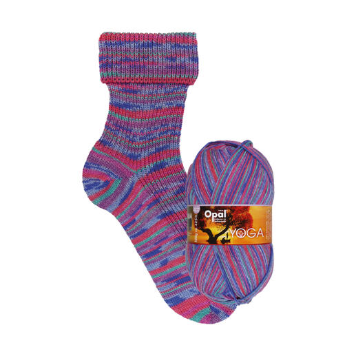 Opal Yoga 4-fach, 11660 - Bunte Socken und Wollknäuel.