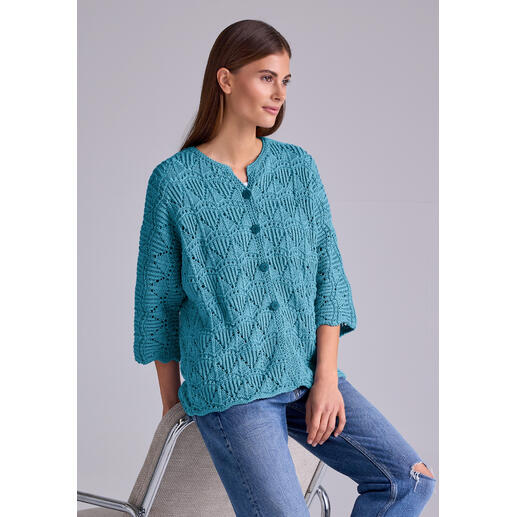Häkeljacke aus Cotonia-Mezzo in Türkis mit Knöpfen.