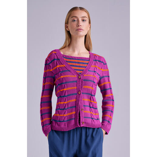 Rosa Jacke mit bunten Streifen, Modell aus Cotone-Emozione von Junghans-Wolle.