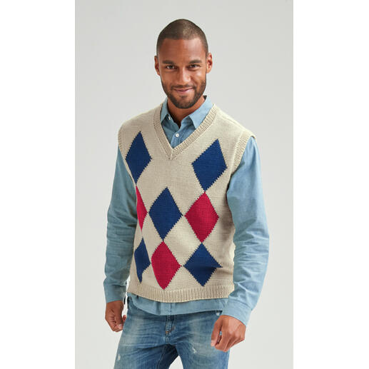Mann trägt einen Pullunder aus Nuovo Merino 120 von Junghans-Wolle.