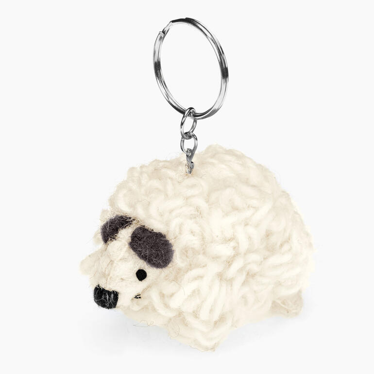 Schlüsselanhänger-Schäfchen Molli in Weiß aus Wolle.