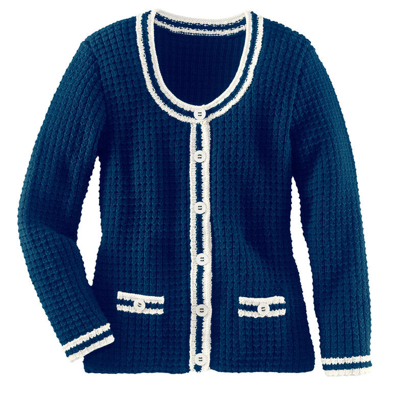 Damenjacke in Blau mit weißen Streifen und Knöpfen, lässig auf einem Teppich drapiert.