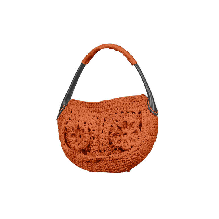 Häkeltasche aus Bandana in warmem Orange mit Schulterriemen.