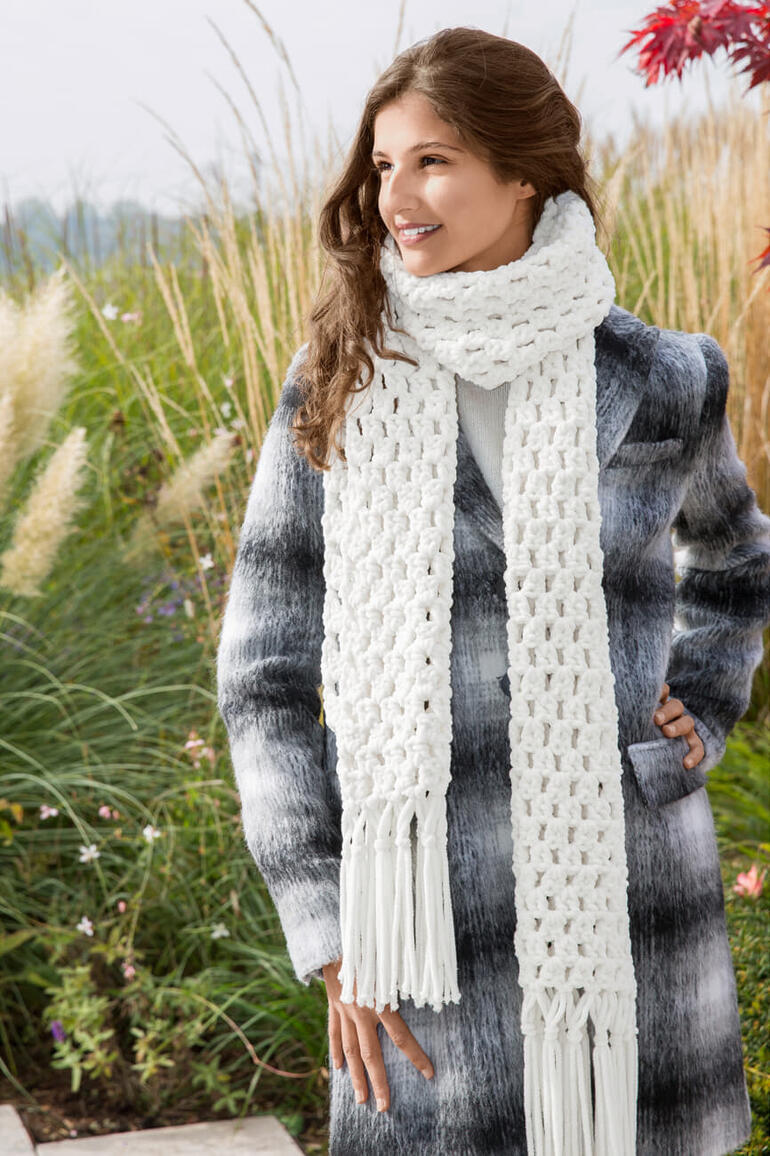 Häkeldeckenschal in Weiß, ca. 30 x 180 cm, modisch