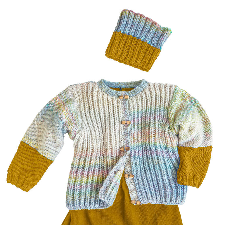 Bunt gemusterte Jacke mit passendem Loop aus Monello-90.