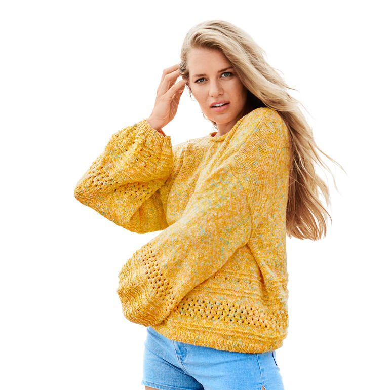 Gelber Pullover aus Creative Lazy Hazy Summer Cotton mit weiten Ärmeln.