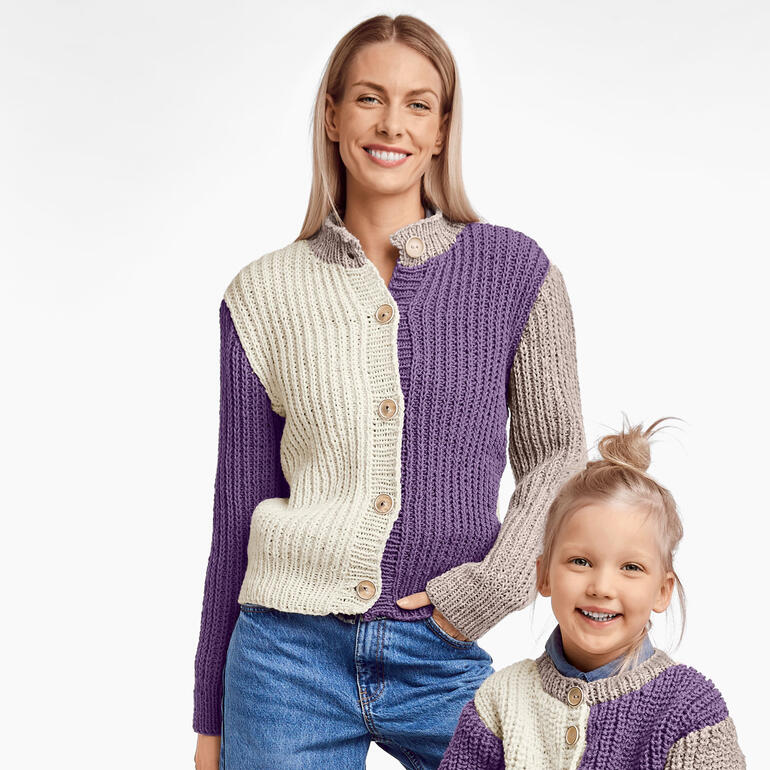 Bunte Jacke aus Landwolle mit Knöpfen und weitem Schnitt für Erwachsene und Kind.