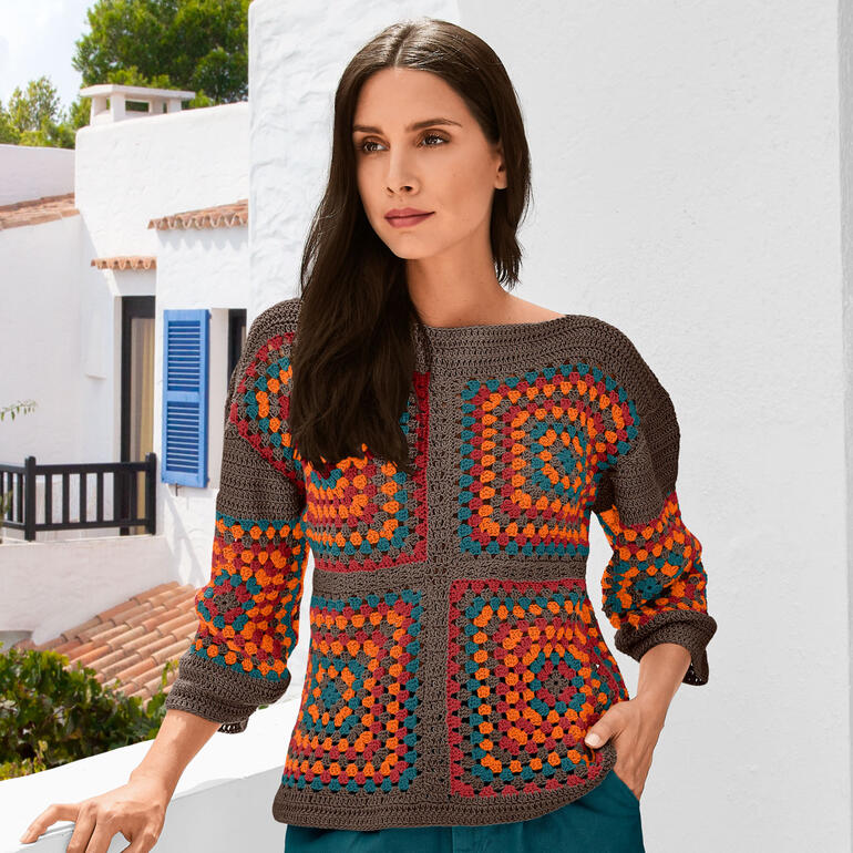 Häkelpulli aus Cotonia II mit buntem Granny-Stripemuster.