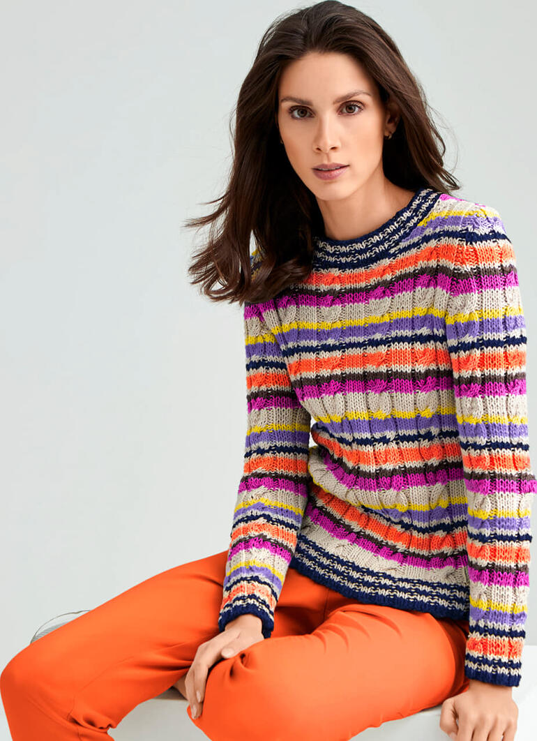 Pullover aus Cotonara mit buntem Streifenmuster in leuchtenden Farben.
