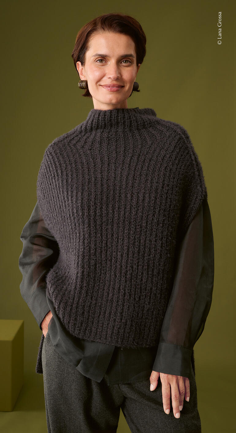 Dunkler Pullunder aus Cosi, Modell mit hochgeschlossenem Kragen und lässigem Look.