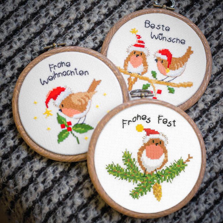 Drei Weihnachtsvögel Miniaturen mit Stickerei in einem Set