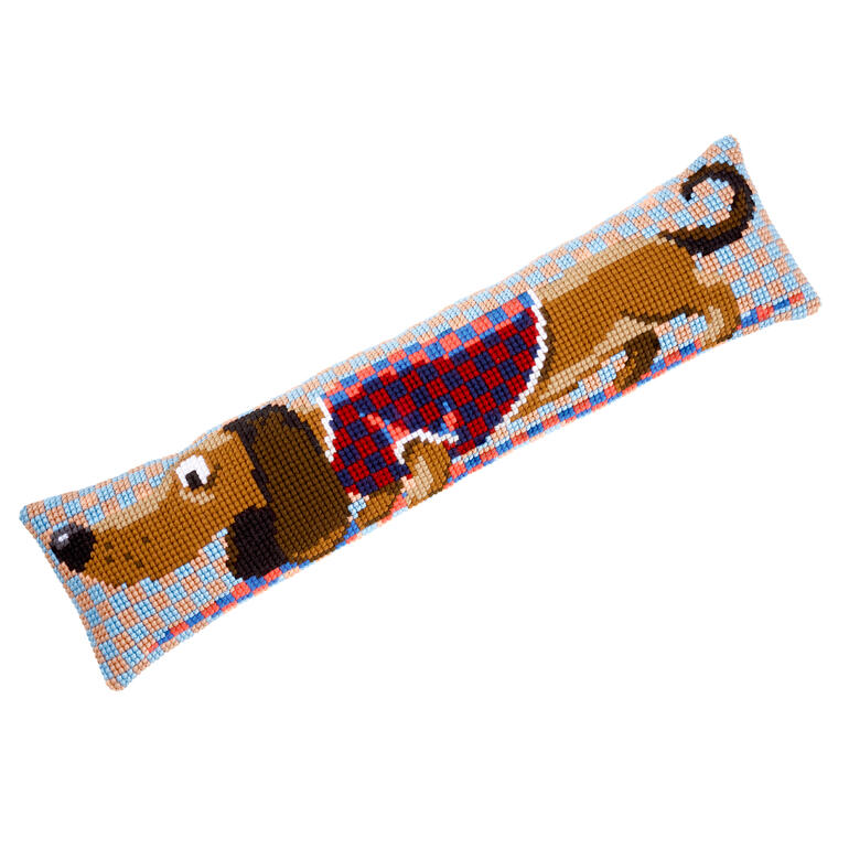 Zugluftstopper in Form eines Dackels mit kariertem Stoff.