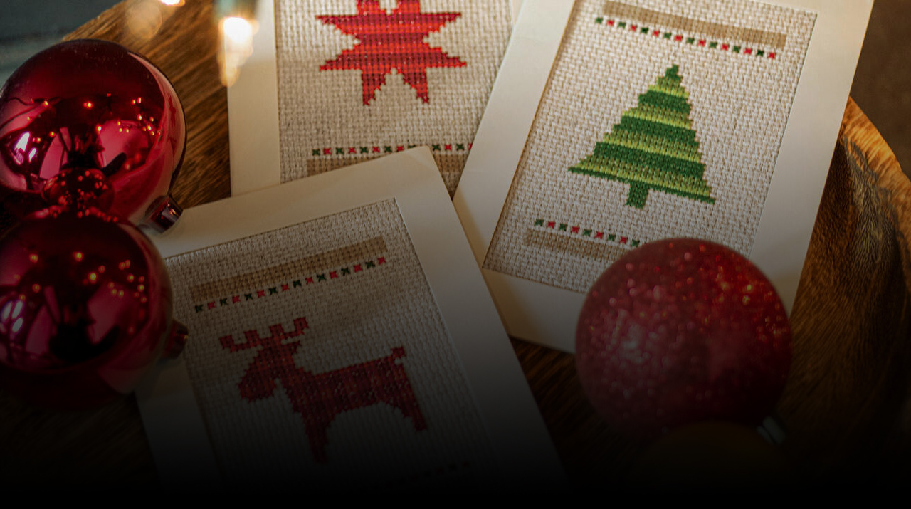 Junghans Wolle Weihnachtswerkstatt 40 inspirierende Ideen zum Sticken und Knüpfen.