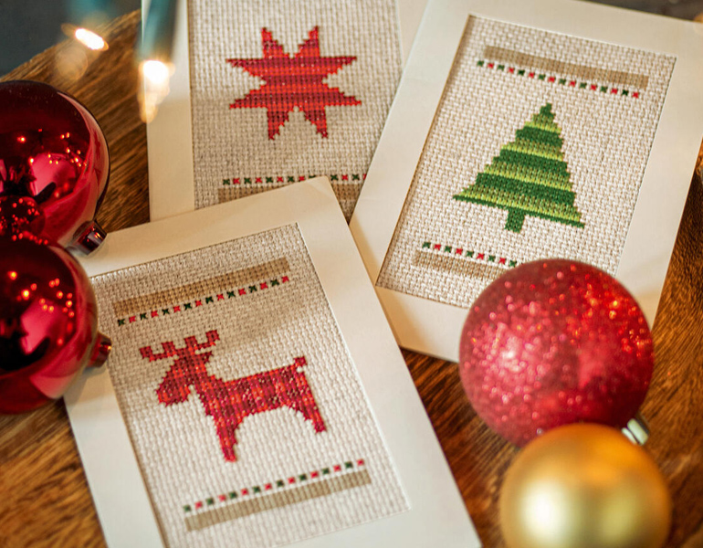 Junghans Wolle Weihnachtswerkstatt 40 inspirierende Ideen zum Sticken und Knüpfen.